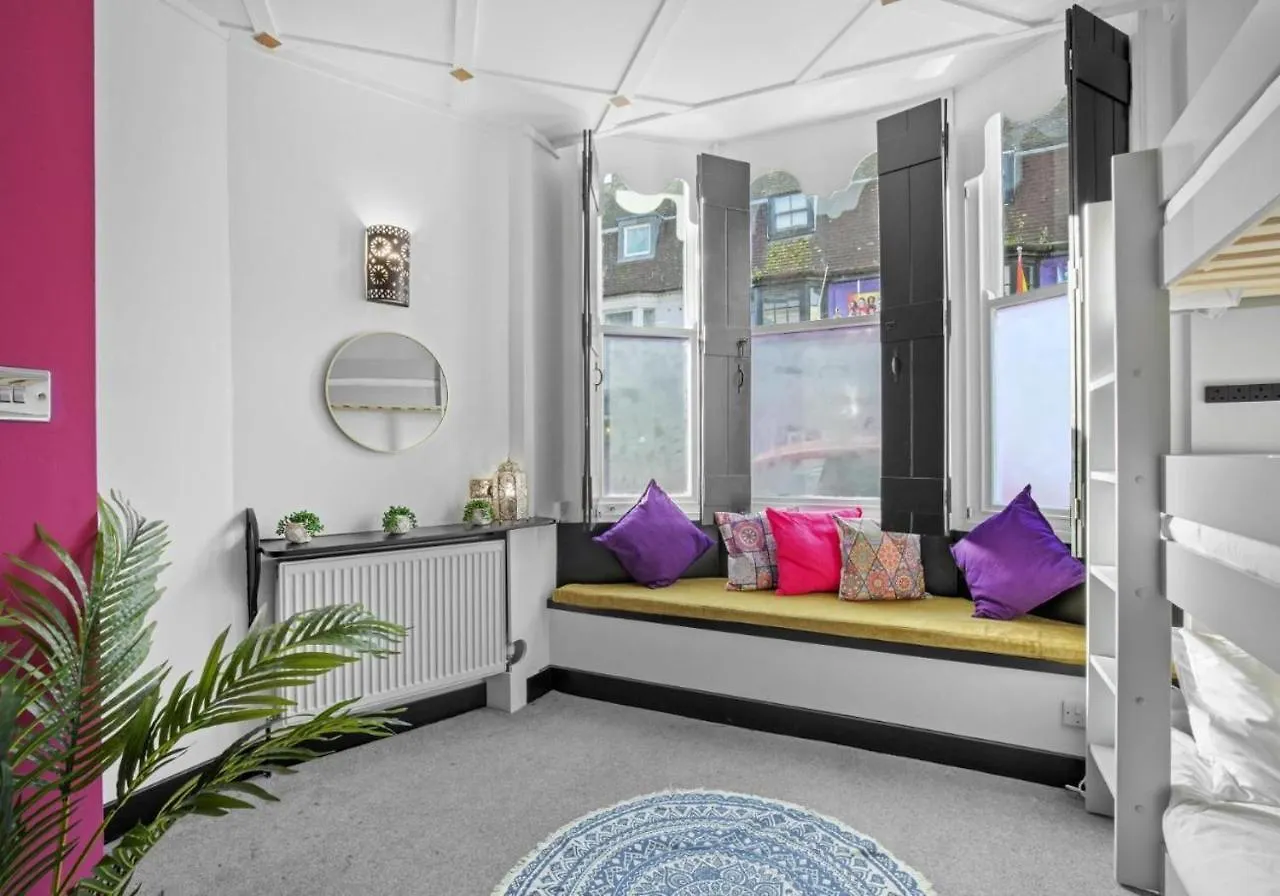 Moroccan Hub By My Getaways Villa Brighton Holiday home